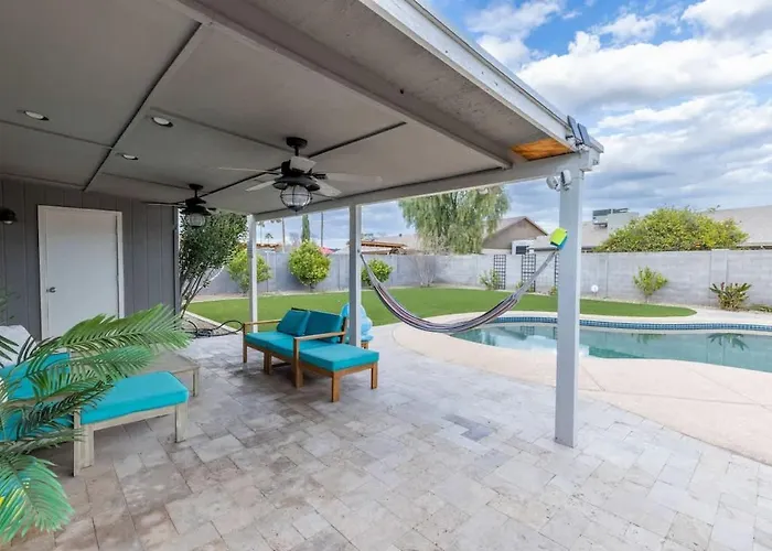 Holiday home Private Heated Pool With Outdoor Bbq Area